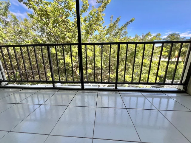 7829 Miller Dr # B202, Miami FL 33155