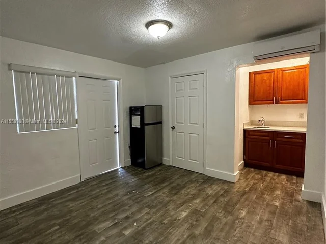 1064 NW 103rd St # 1066, Miami FL 33150