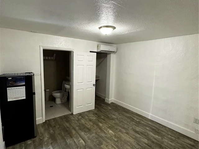 1064 NW 103rd St # 1066, Miami FL 33150