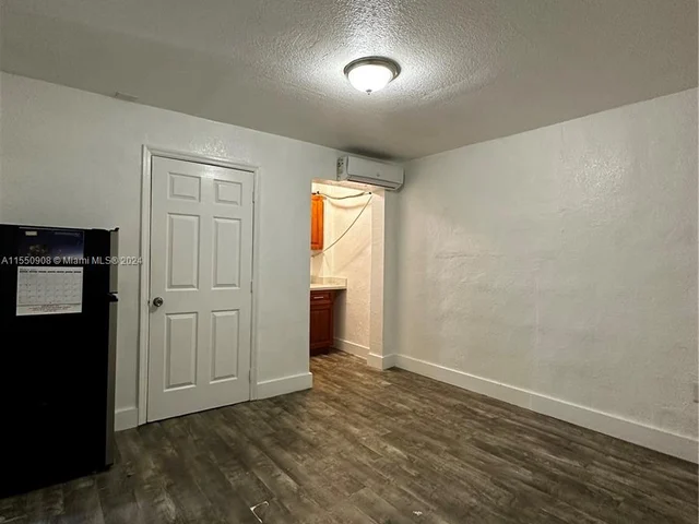 1064 NW 103rd St # 1066, Miami FL 33150