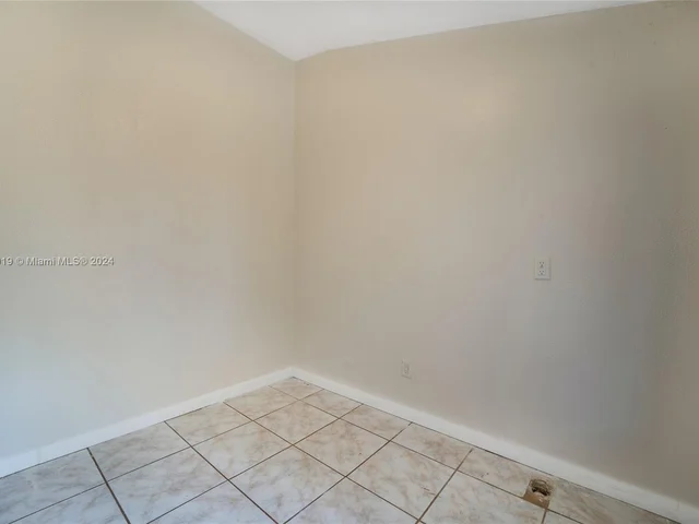 1160 NW 120th St, North Miami FL 33168