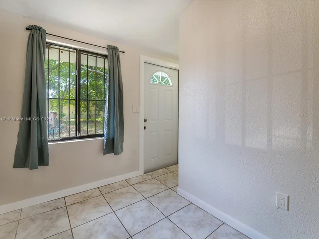 1160 NW 120th St, North Miami FL 33168