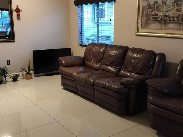 3149 W 68th Pl, Hialeah FL 33018