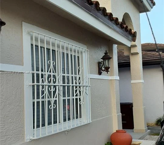 3149 W 68th Pl, Hialeah FL 33018