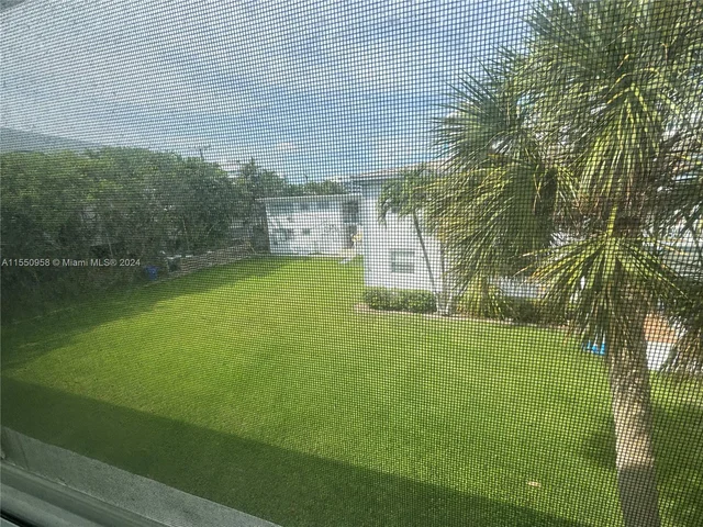 1075 101st St # 8, Bay Harbor Islands FL 33154