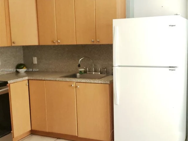 2422 NW 87th St, Miami FL 33147