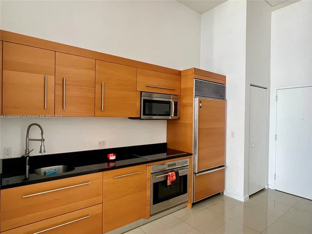 475 Brickell Ave # 1410, Miami FL 33131