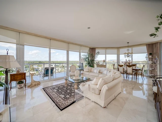 6001 N Ocean Dr # 702, Hollywood FL 33019