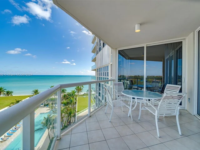 6001 N Ocean Dr # 702, Hollywood FL 33019