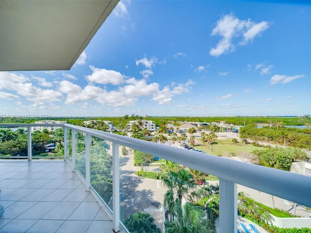 6001 N Ocean Dr # 702, Hollywood FL 33019