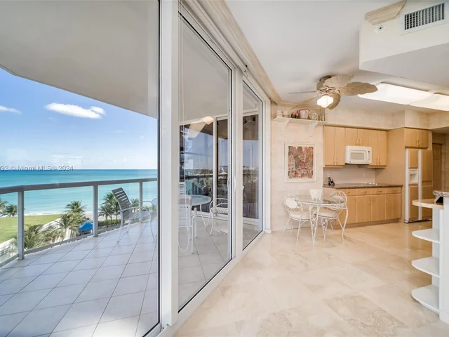 6001 N Ocean Dr # 702, Hollywood FL 33019