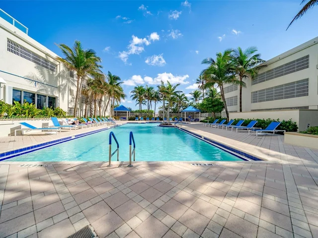 6001 N Ocean Dr # 702, Hollywood FL 33019