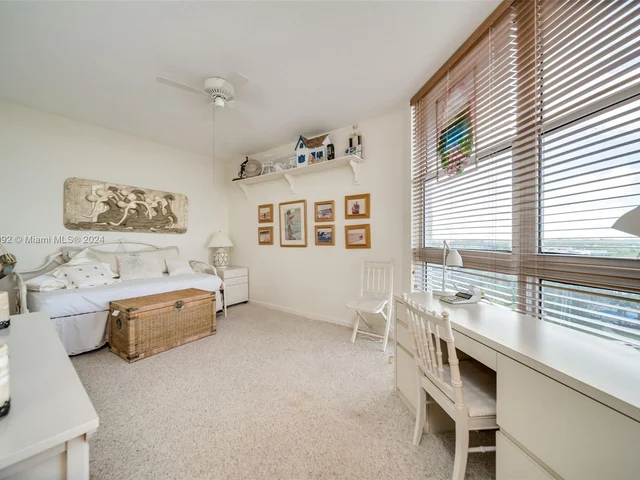 6001 N Ocean Dr # 702, Hollywood FL 33019