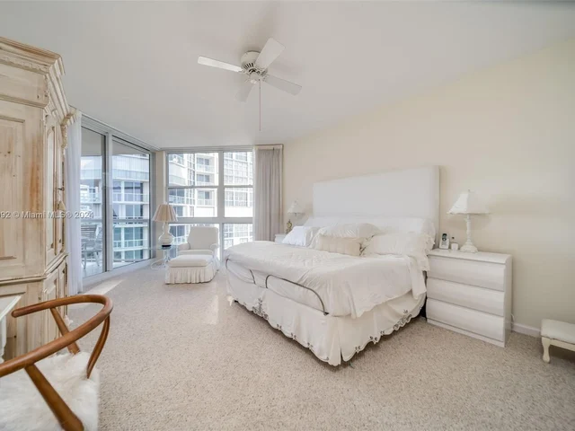 6001 N Ocean Dr # 702, Hollywood FL 33019