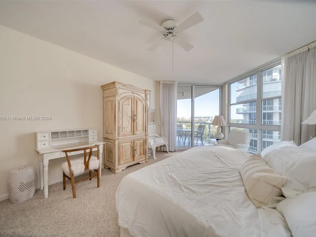 6001 N Ocean Dr # 702, Hollywood FL 33019