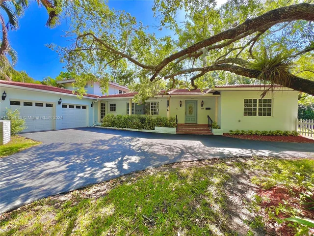 5209 Riviera Dr, Coral Gables FL 33146