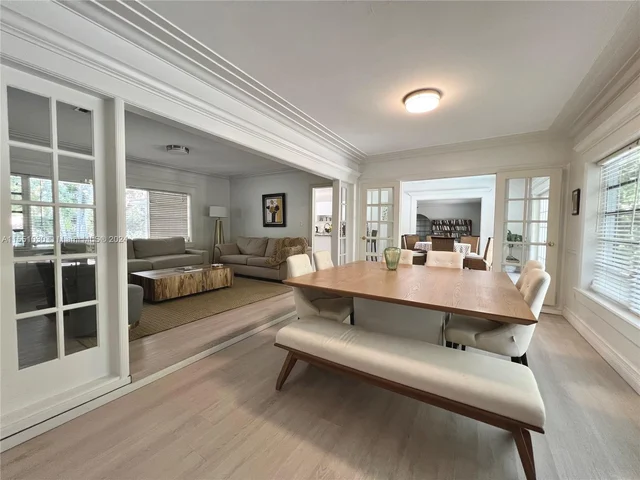 5209 Riviera Dr, Coral Gables FL 33146