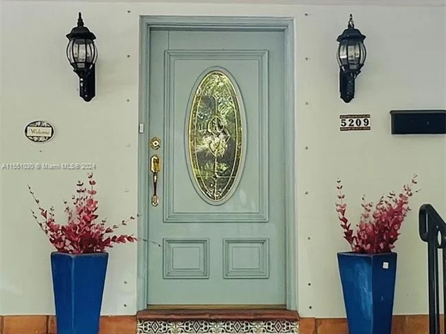 5209 Riviera Dr, Coral Gables FL 33146