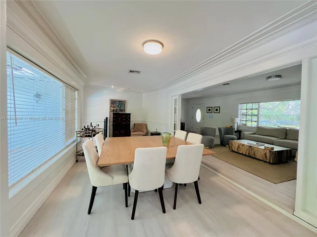 5209 Riviera Dr, Coral Gables FL 33146