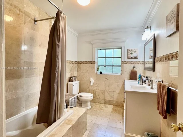 5209 Riviera Dr, Coral Gables FL 33146