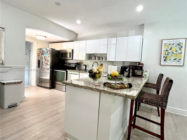 5209 Riviera Dr, Coral Gables FL 33146