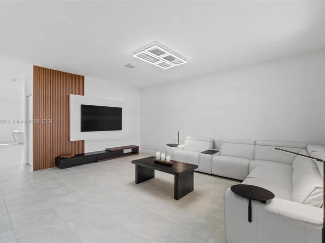 13265 SW 234 ST, Miami FL 33032