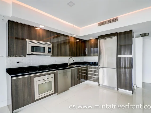 92 SW 3rd St # 1907, Miami FL 33130