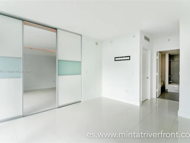 92 SW 3rd St # 1907, Miami FL 33130