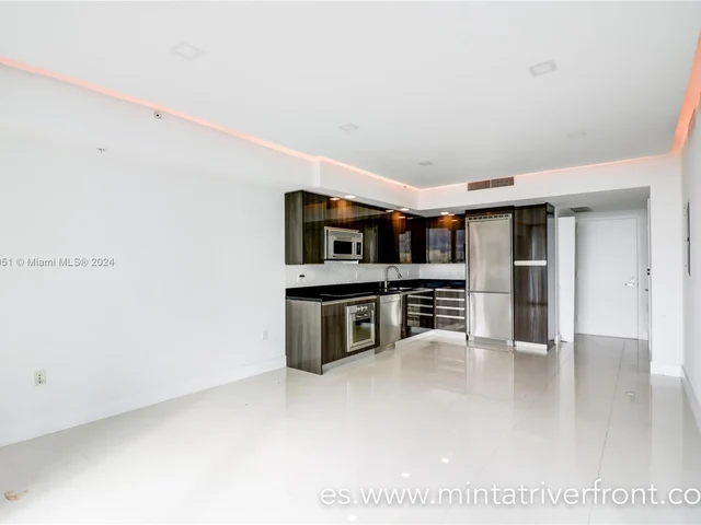92 SW 3rd St # 1907, Miami FL 33130