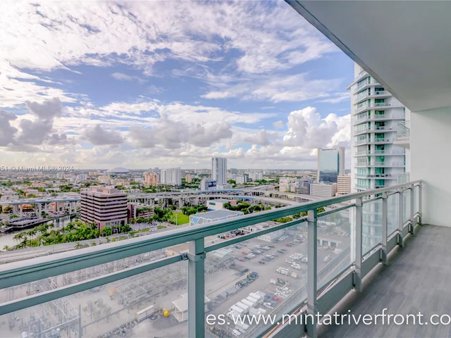 92 SW 3rd St # 1907, Miami FL 33130