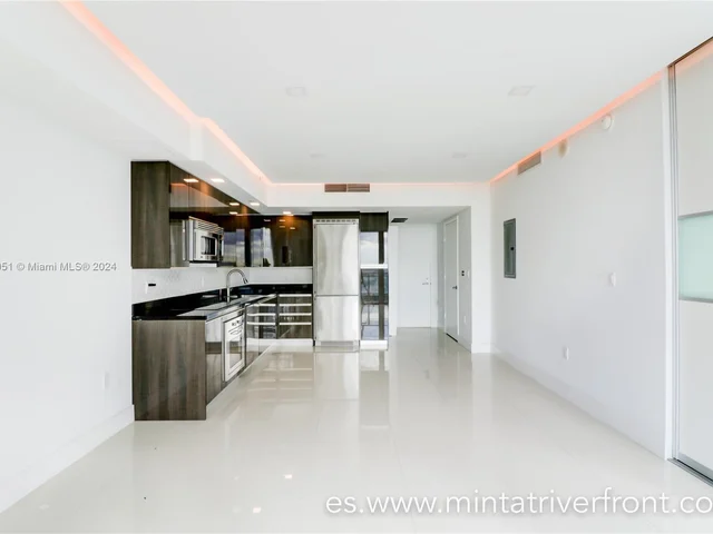 92 SW 3rd St # 1907, Miami FL 33130