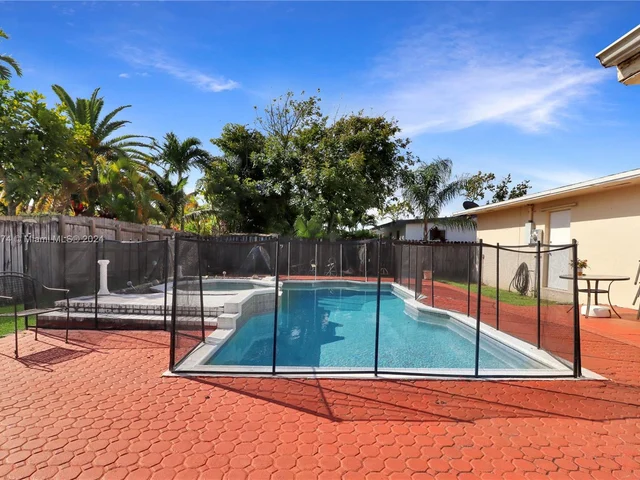 16313 SW 103rd Pl, Miami FL 33157