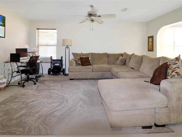 16313 SW 103rd Pl, Miami FL 33157