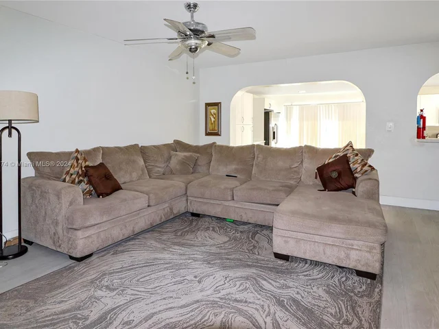 16313 SW 103rd Pl, Miami FL 33157