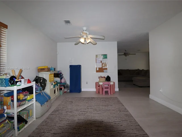 16313 SW 103rd Pl, Miami FL 33157