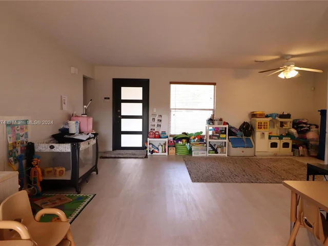 16313 SW 103rd Pl, Miami FL 33157