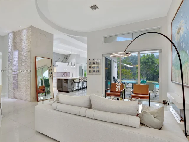 865 Bayside Ln, Weston FL 33326