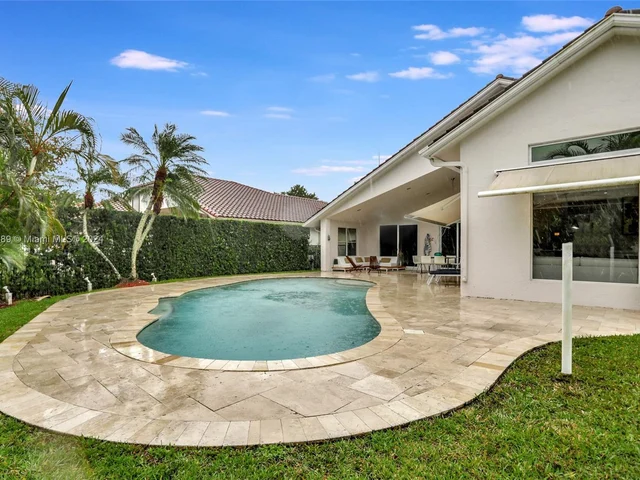 865 Bayside Ln, Weston FL 33326