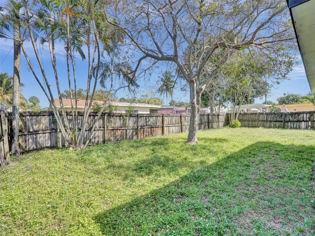 2640 NW 47th Ave, Lauderhill FL 33313