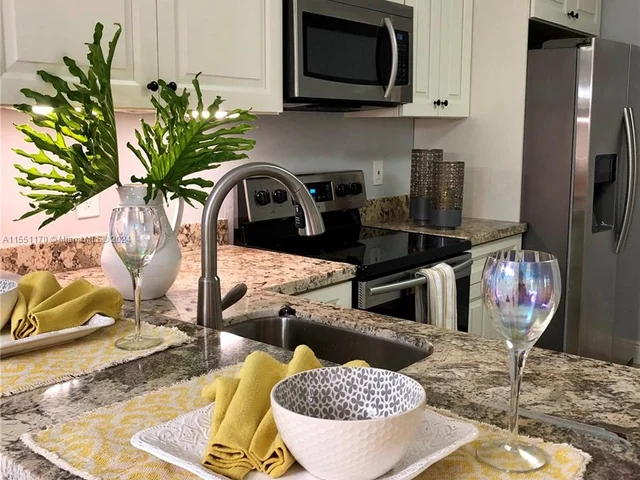 10141 W Sunrise Blvd # 203, Plantation FL 33322