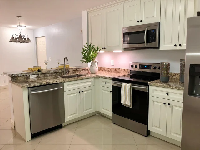 10141 W Sunrise Blvd # 203, Plantation FL 33322