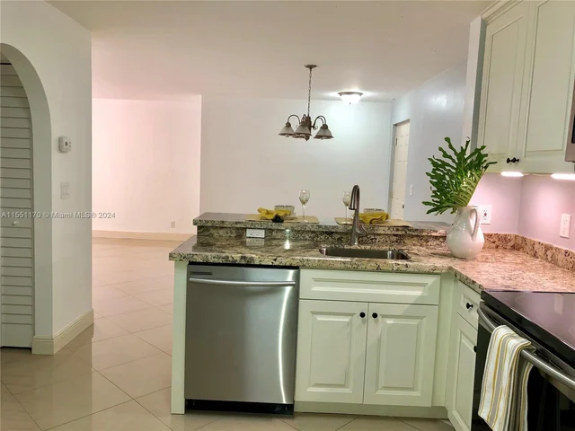 10141 W Sunrise Blvd # 203, Plantation FL 33322