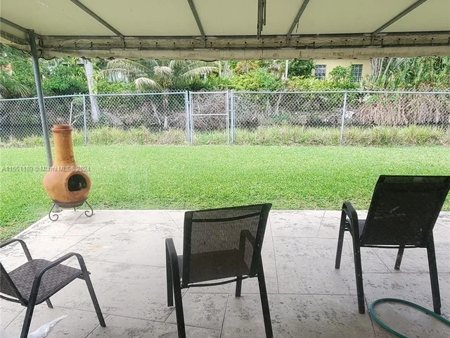 14760 S Spur Dr, Miami FL 33161