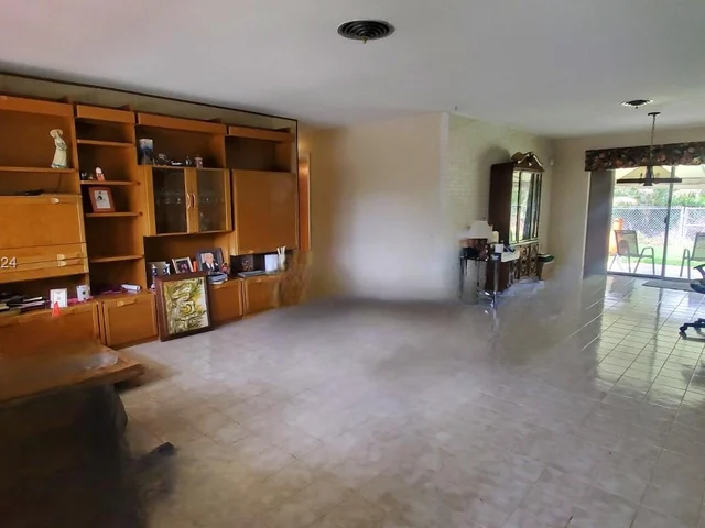 14760 S Spur Dr, Miami FL 33161