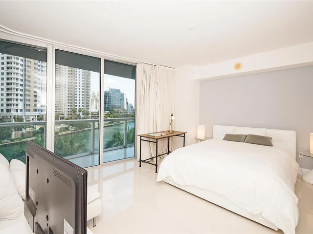 495 Brickell Ave # 520, Miami FL 33131