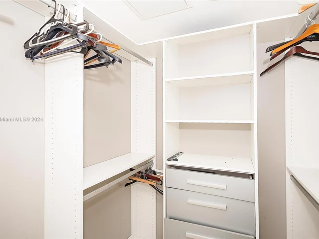 495 Brickell Ave # 520, Miami FL 33131