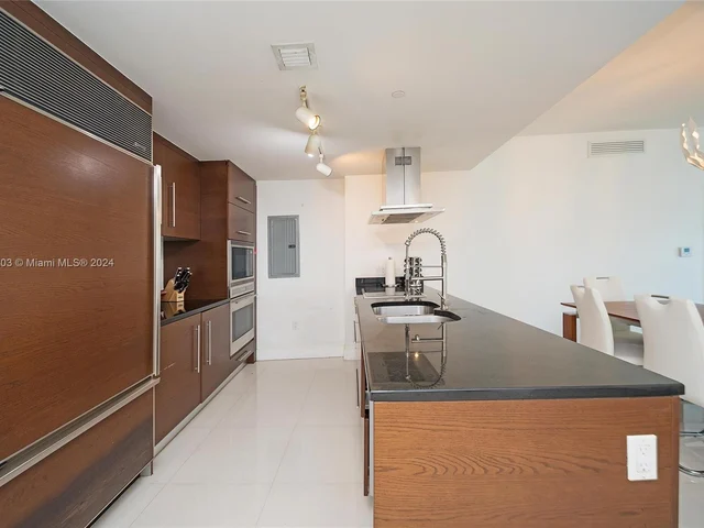 495 Brickell Ave # 520, Miami FL 33131