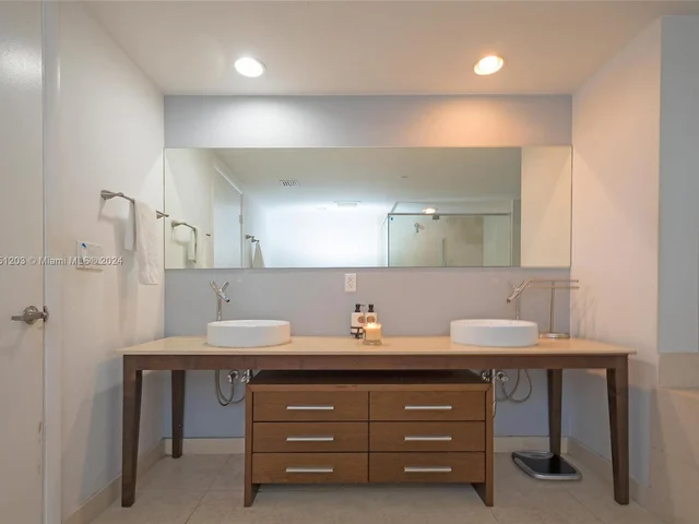 495 Brickell Ave # 520, Miami FL 33131