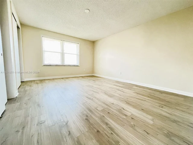 327 Gulfstream Rd, Dania Beach FL 33004