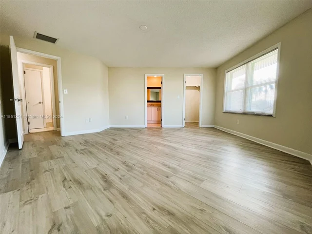 327 Gulfstream Rd, Dania Beach FL 33004